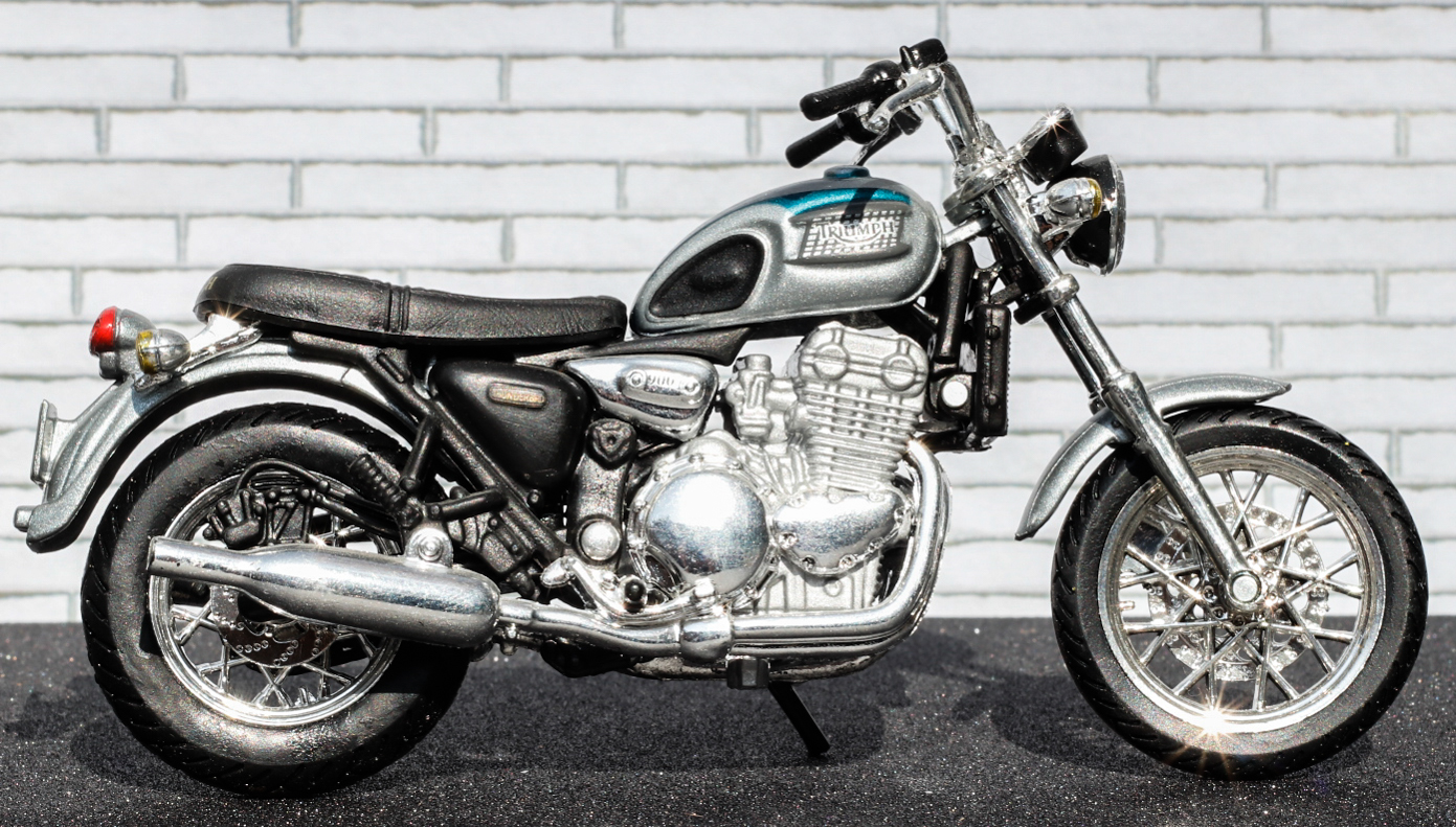 Maisto Triumph Thunderbird 900
